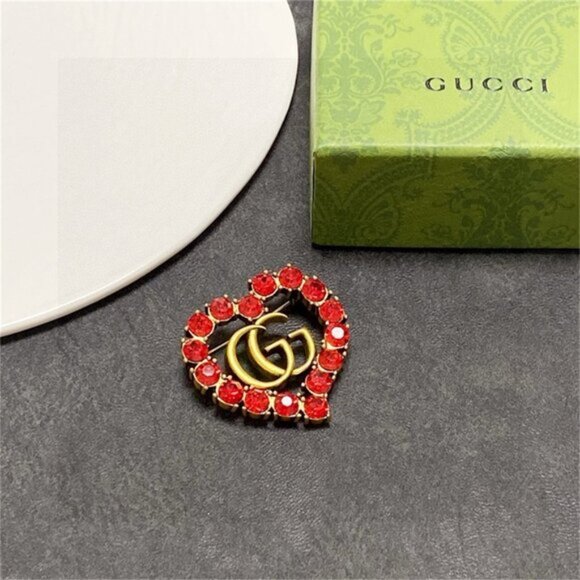 🎁🎉GUCCI love red crystal double G brooch s286 - Picture 6 of 7